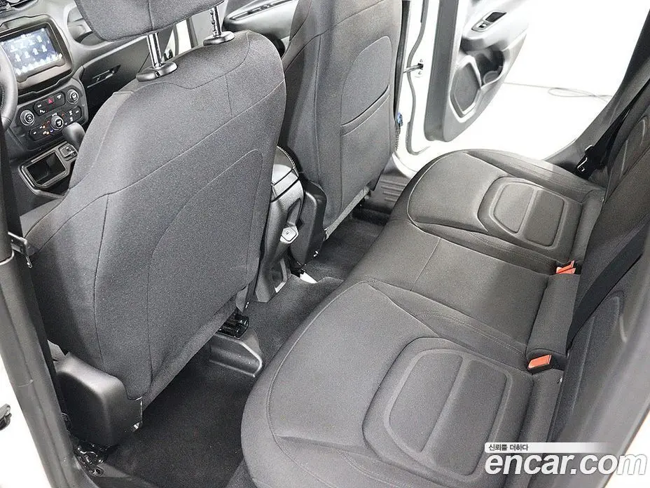 Jeep Renegade 2022 1.3 автомат (гидро), фото 17