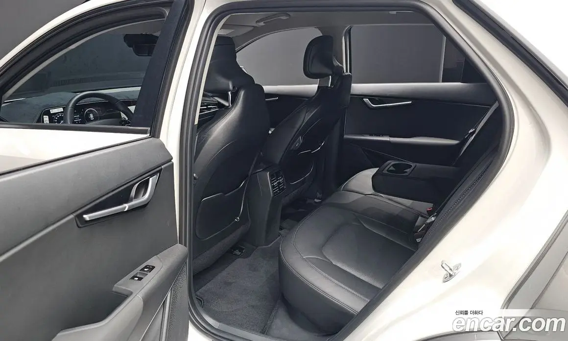 Kia Niro 2025 0.2 автомат (гидро), фото 12 Kia Niro 2025 0.2 автомат (гидро), фото 12