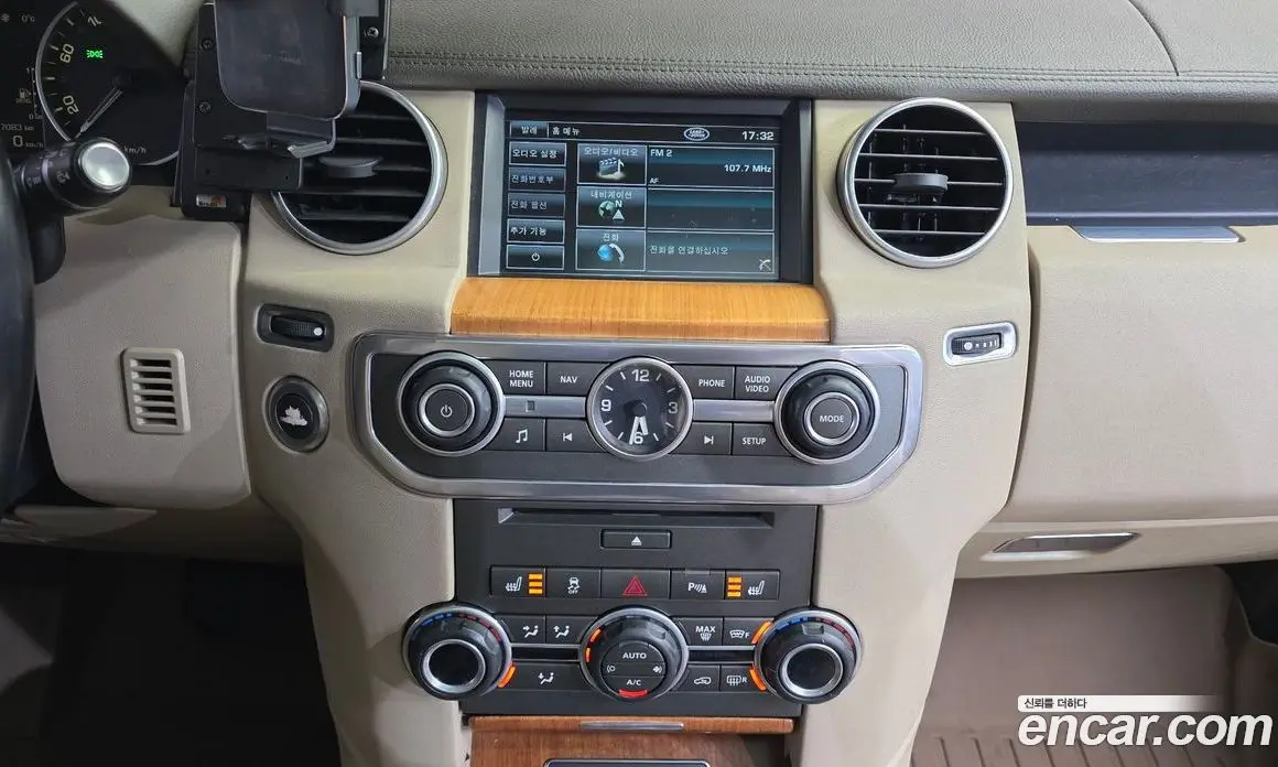 Land Rover Discovery 2013 3.0 автомат (гидро), фото 15 Land Rover Discovery 2013 3.0 автомат (гидро), фото 15