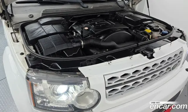 Land Rover Discovery 2013 3.0 автомат (гидро), миниатюра 6 Land Rover Discovery 2013 3.0 автомат (гидро), миниатюра 6