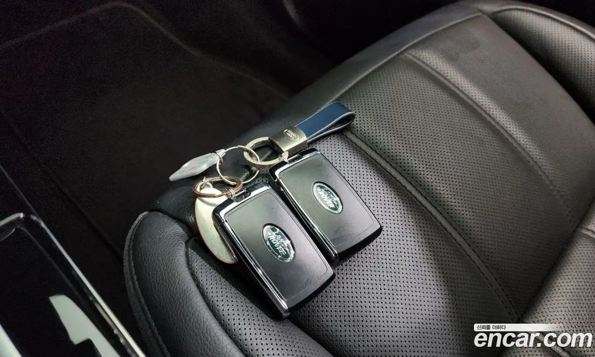 Land Rover Range Rover Evoque 2019 2.0 автомат (гидро), фото 16 Land Rover Range Rover Evoque 2019 2.0 автомат (гидро), фото 16