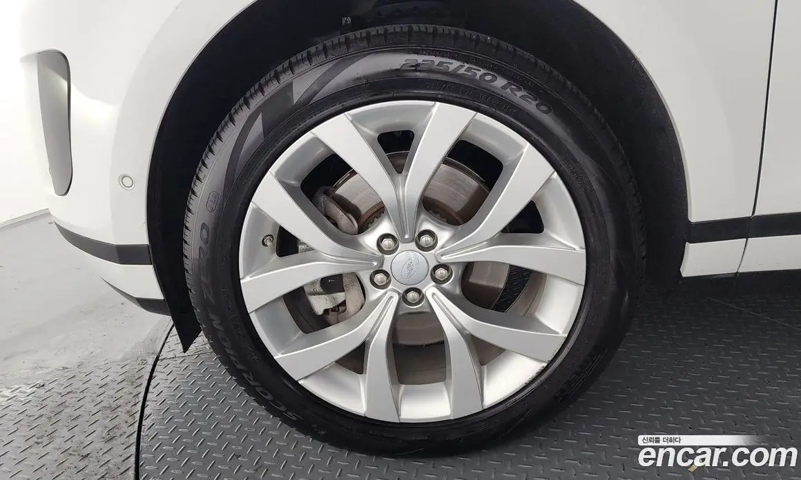 Land Rover Range Rover Evoque 2019 2.0 автомат (гидро), фото 5 Land Rover Range Rover Evoque 2019 2.0 автомат (гидро), фото 5