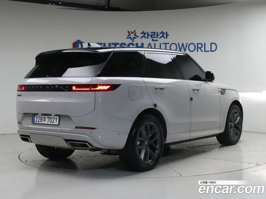 Land Rover Range Rover Sport 2025 3.0 автомат (гидро), фото 2 Land Rover Range Rover Sport 2025 3.0 автомат (гидро), фото 2