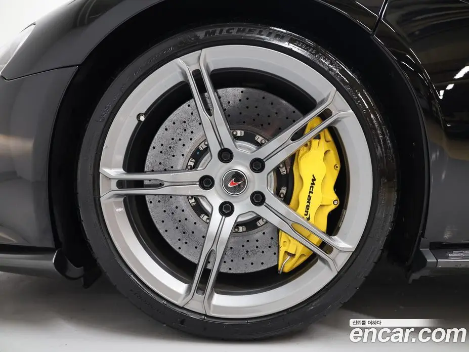 McLaren 650S 2015 3.8 автомат (гидро), фото 7
