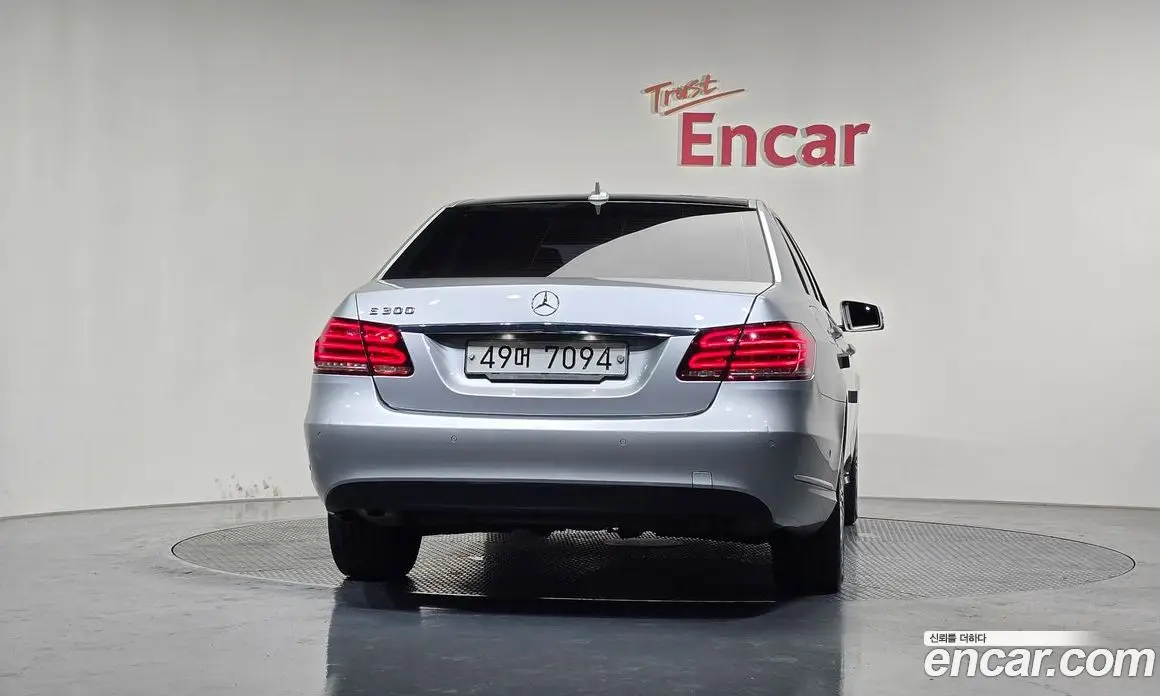 Mercedes-Benz E-Class 2013 3.5 автомат (гидро), фото 4