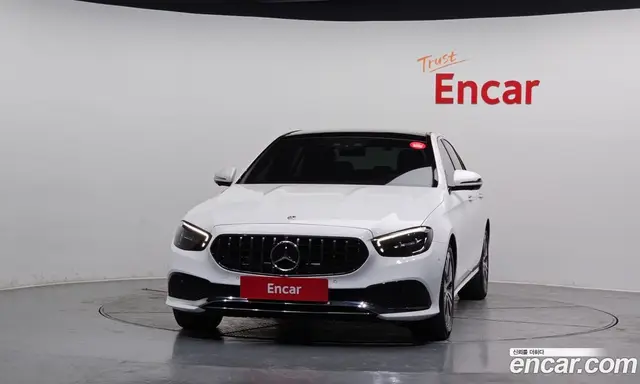 Mercedes-Benz E-Class 2022 2.0 автомат (гидро), миниатюра 3