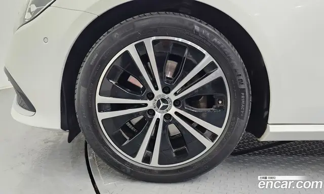 Mercedes-Benz E-Class 2022 2.0 автомат (гидро), миниатюра 5