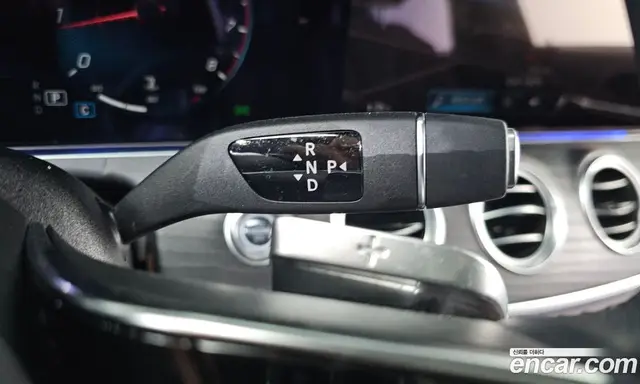 Mercedes-Benz E-Class 2022 2.0 автомат (гидро), миниатюра 9
