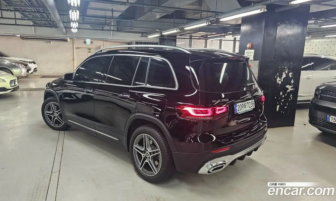 Mercedes-Benz GLB-Class 2023 2.0 автомат (гидро), фото 20
