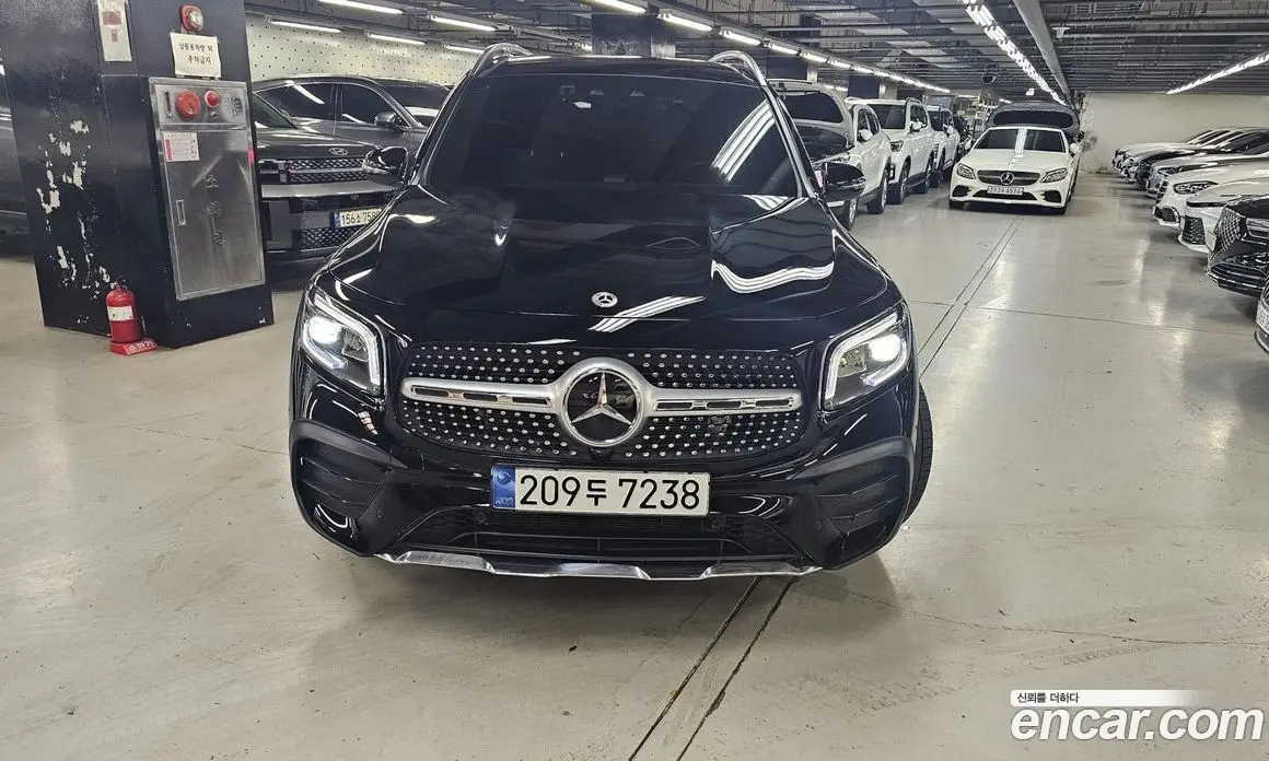 Mercedes-Benz GLB-Class 2023 2.0 автомат (гидро), фото 3