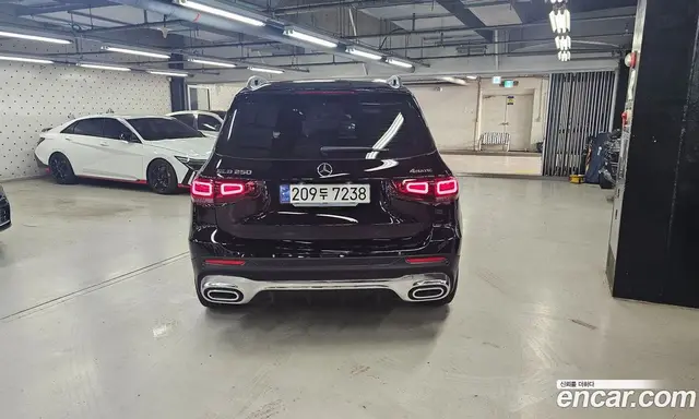 Mercedes-Benz GLB-Class 2023 2.0 автомат (гидро), миниатюра 4