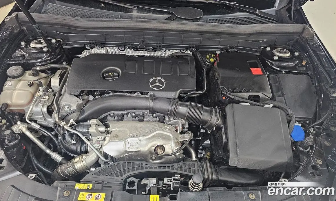 Mercedes-Benz GLB-Class 2023 2.0 автомат (гидро), фото 6