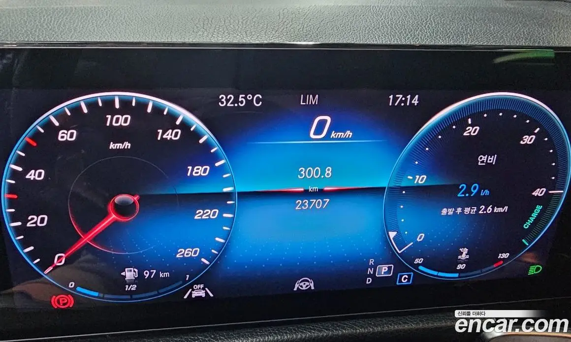Mercedes-Benz GLB-Class 2023 2.0 автомат (гидро), фото 8