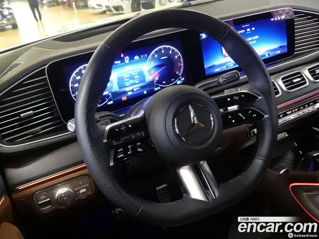Mercedes-Benz GLS-Class 2025 4.0 автомат (гидро), миниатюра 12