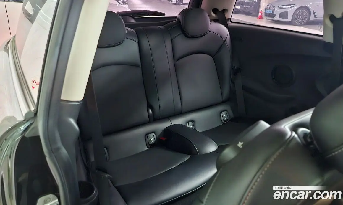 Mini Cooper 2017 1.5 автомат (гидро), фото 12 Mini Cooper 2017 1.5 автомат (гидро), фото 12
