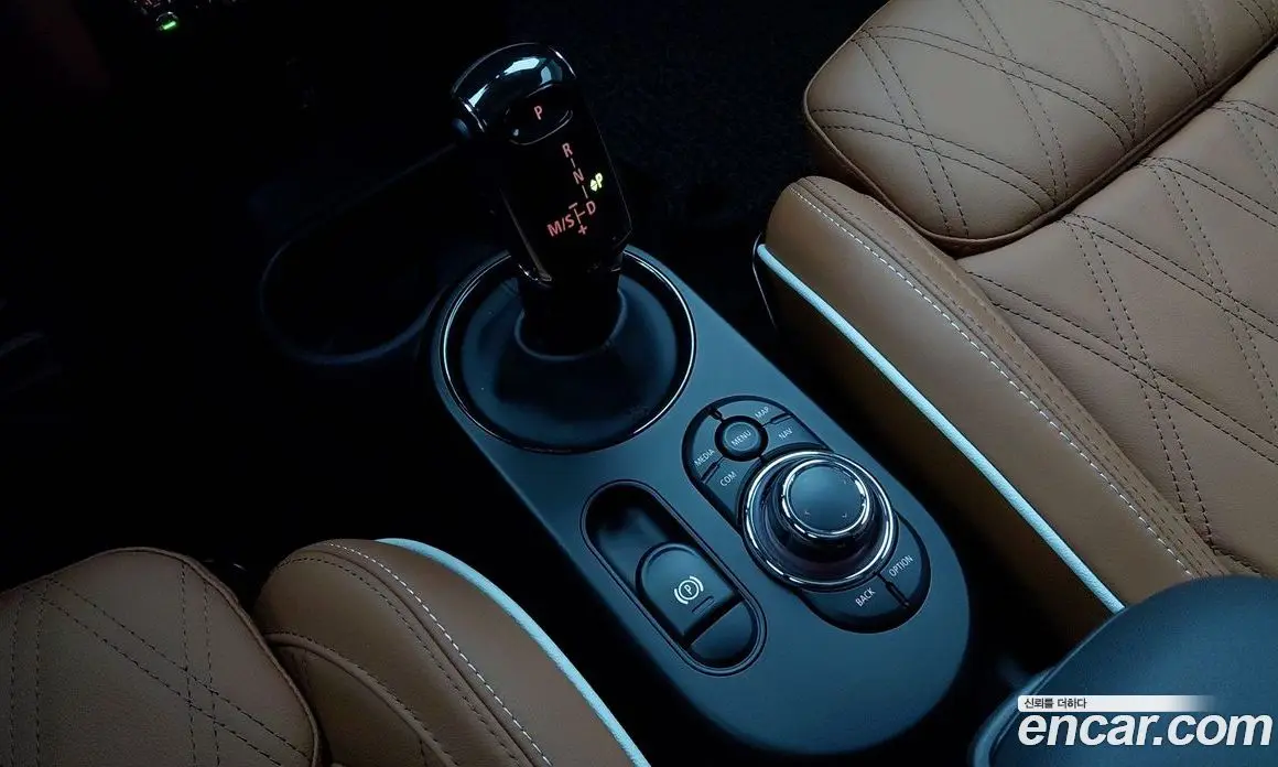 Mini Cooper 2024 2.0 автомат (гидро), фото 16