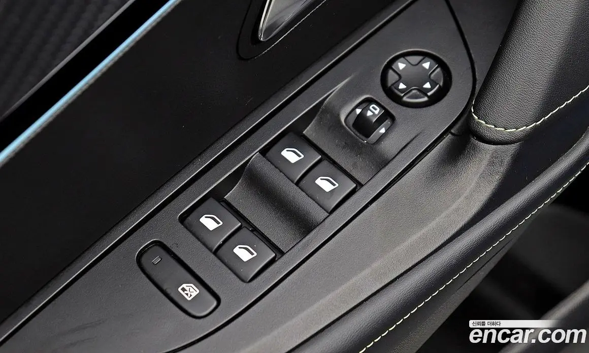 Peugeot 2008 2022 0.1 автомат (гидро), фото 11 Peugeot 2008 2022 0.1 автомат (гидро), фото 11