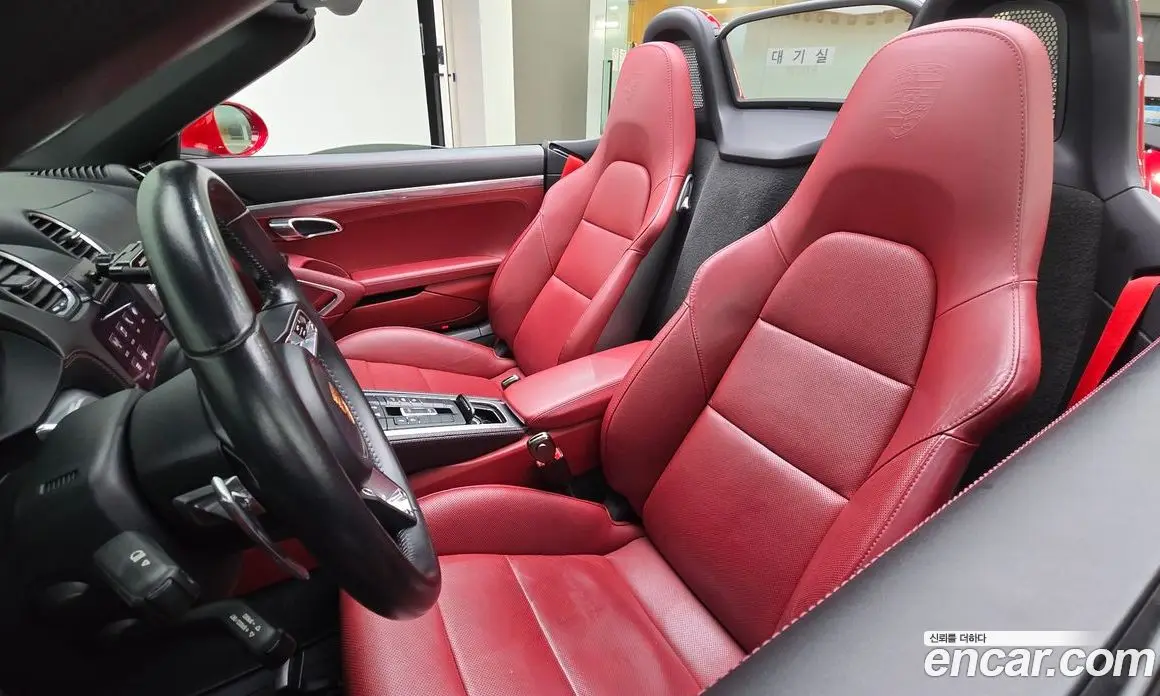 Porsche 718 2018 2.5 автомат (гидро), фото 12 Porsche 718 2018 2.5 автомат (гидро), фото 12