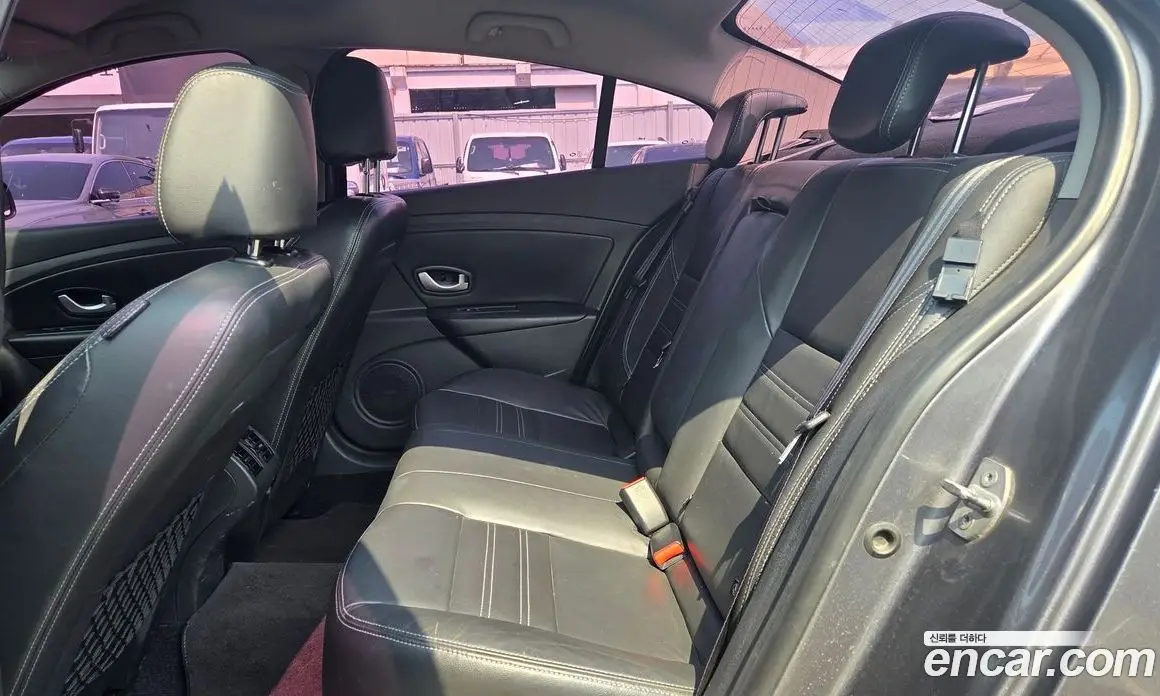 Renault (Samsung) SM3 2016 1.6 автомат (гидро), фото 9 Renault (Samsung) SM3 2016 1.6 автомат (гидро), фото 9