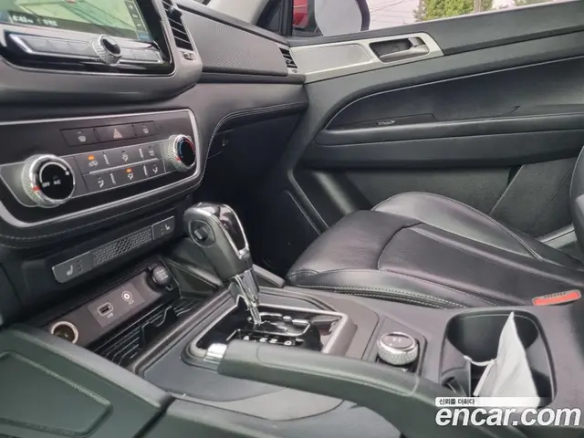 SsangYong Rexton 2018 2.2 автомат (гидро), миниатюра 12