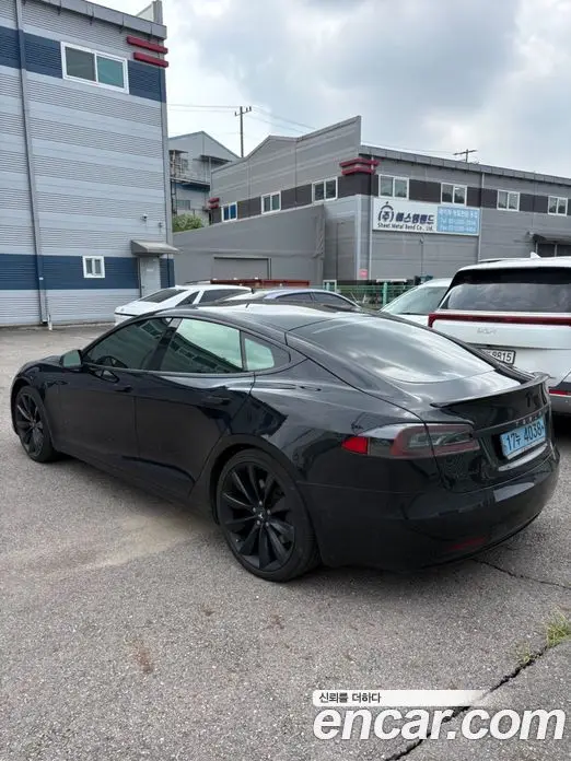 Tesla Model S 2017 автомат (гидро), фото 9 Tesla Model S 2017 автомат (гидро), фото 9