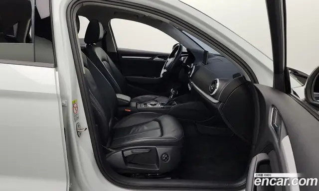 Audi A3 2015 1.6 автомат (гидро), миниатюра 11