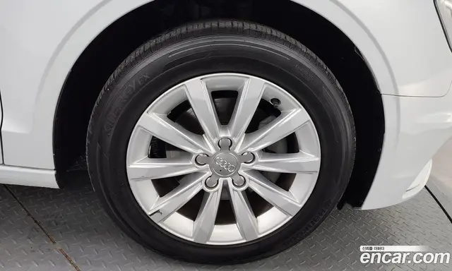 Audi A3 2015 1.6 автомат (гидро), миниатюра 5