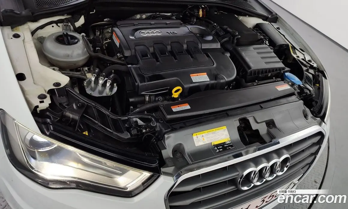 Audi A3 2015 1.6 автомат (гидро), фото 6