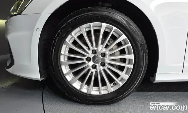 Audi A6 2020 2.0 автомат (гидро), миниатюра 5