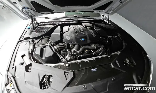 BMW 8 серия 2025 4.4 автомат (гидро), миниатюра 6