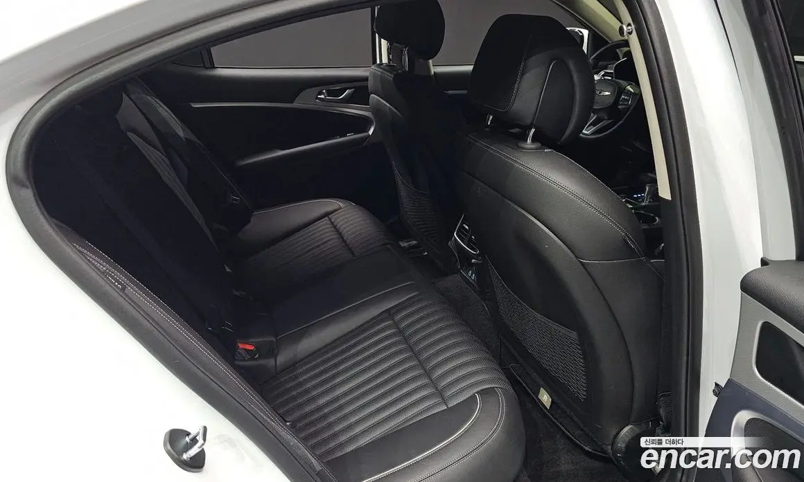 Genesis G70 2024 2.5 автомат (гидро), фото 12 Genesis G70 2024 2.5 автомат (гидро), фото 12