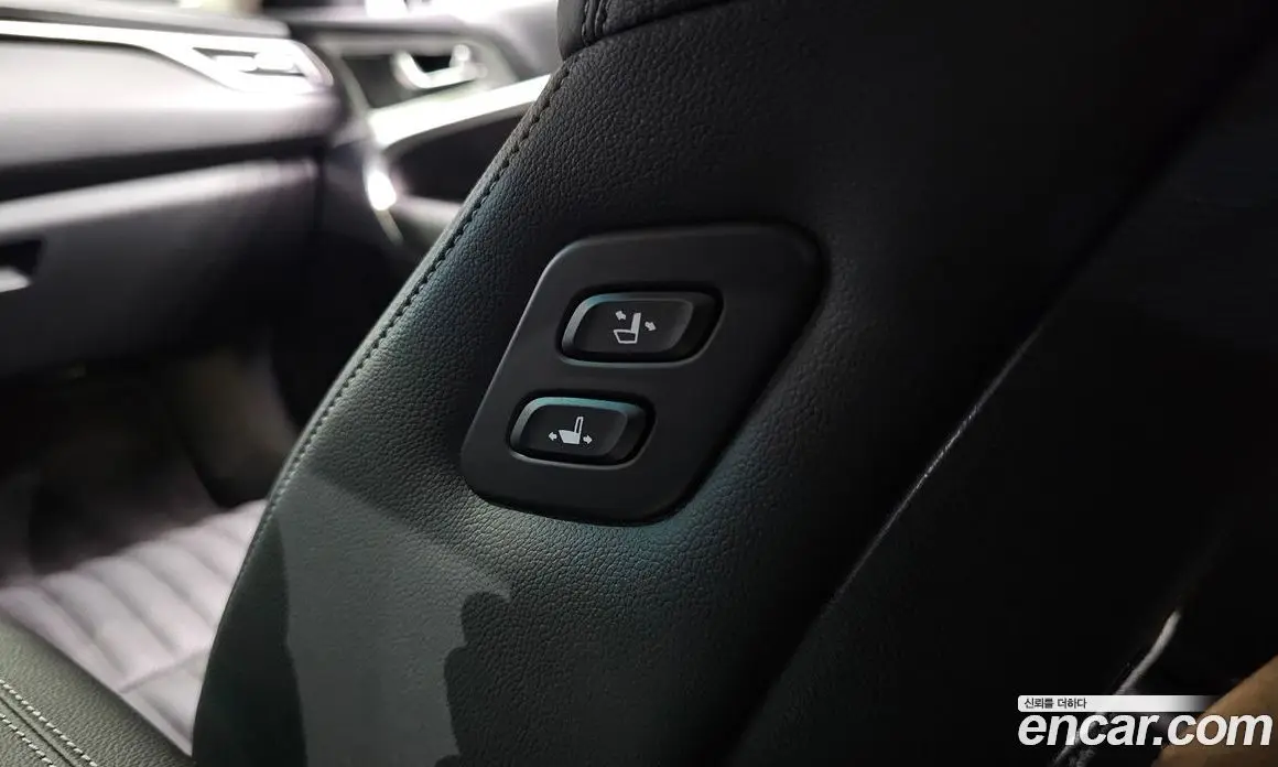 Genesis G70 2024 2.5 автомат (гидро), фото 16 Genesis G70 2024 2.5 автомат (гидро), фото 16