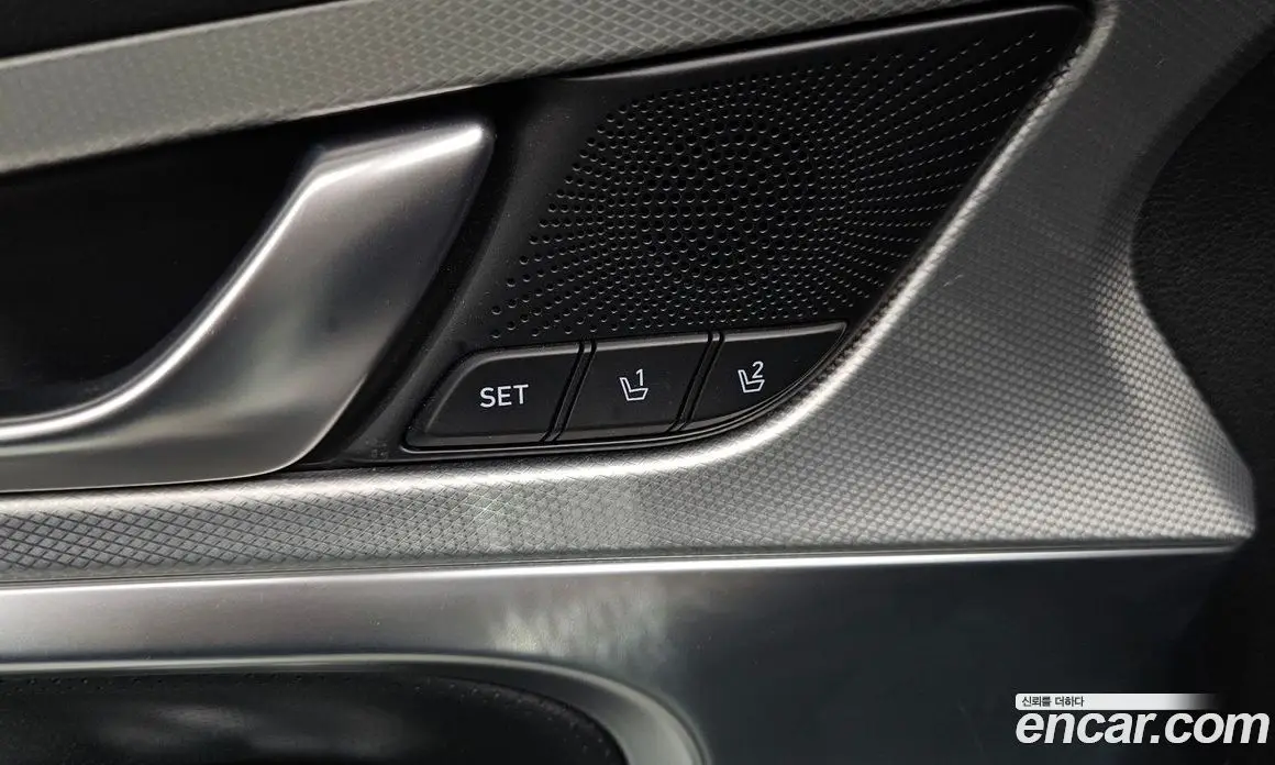 Genesis G70 2024 2.5 автомат (гидро), фото 18 Genesis G70 2024 2.5 автомат (гидро), фото 18