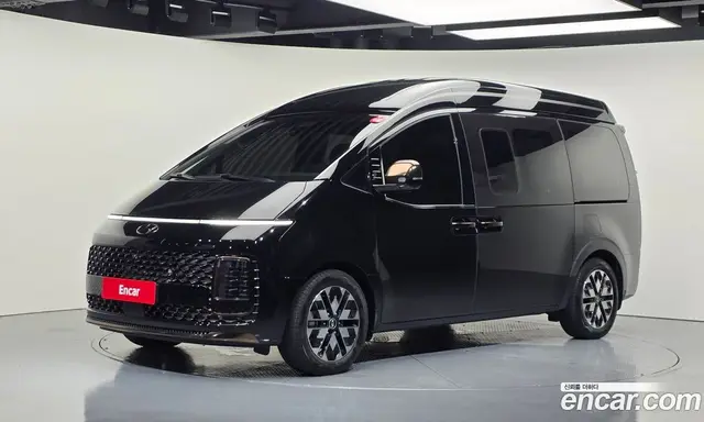 Hyundai Staria, 2023, 10 536 км