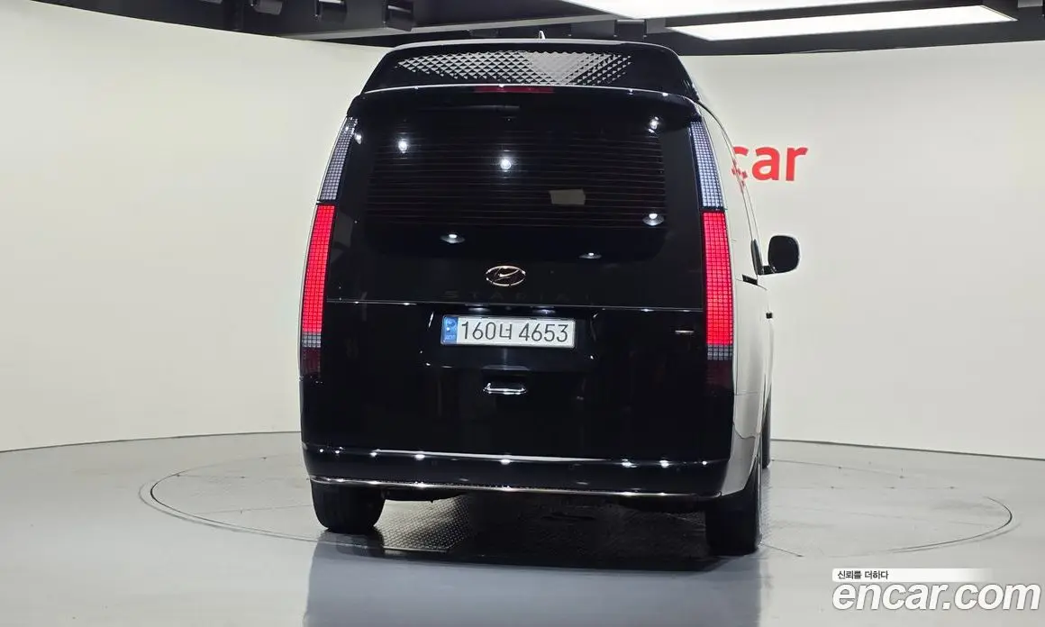 Hyundai Staria 2023 2.2 автомат (гидро), фото 4