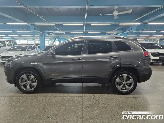 Jeep Cherokee 2020 2.4 автомат (гидро), миниатюра 3