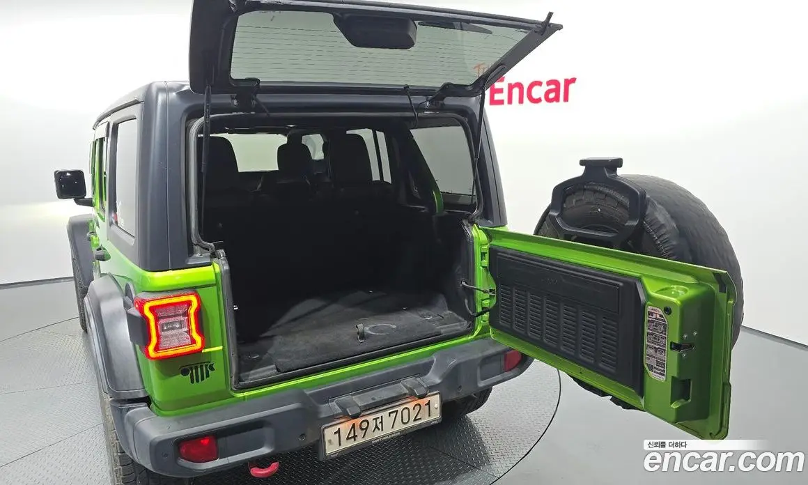 Jeep Wrangler 2018 2.0 автомат (гидро), фото 20 Jeep Wrangler 2018 2.0 автомат (гидро), фото 20