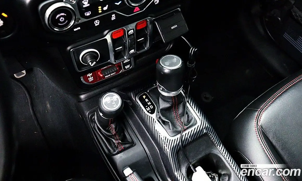 Jeep Wrangler 2022 2.0 автомат (гидро), фото 15 Jeep Wrangler 2022 2.0 автомат (гидро), фото 15