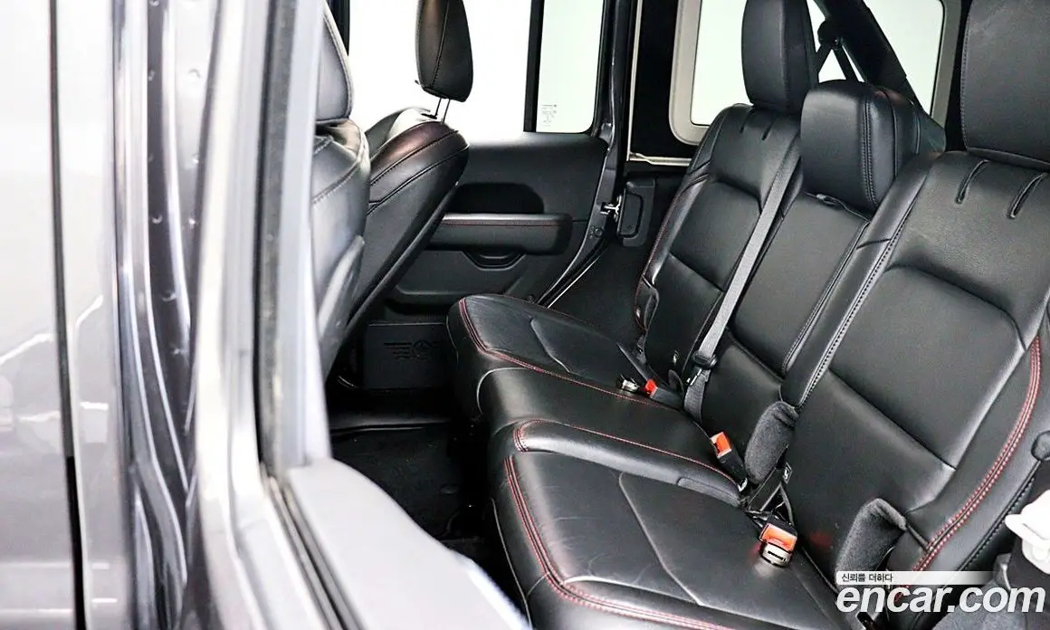 Jeep Wrangler 2022 2.0 автомат (гидро), фото 18 Jeep Wrangler 2022 2.0 автомат (гидро), фото 18