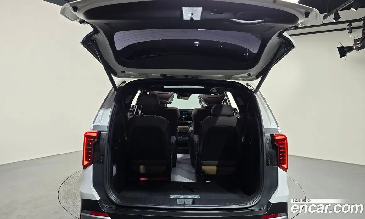 Kia Carnival 2024 3.5 автомат (гидро), фото 20 Kia Carnival 2024 3.5 автомат (гидро), фото 20