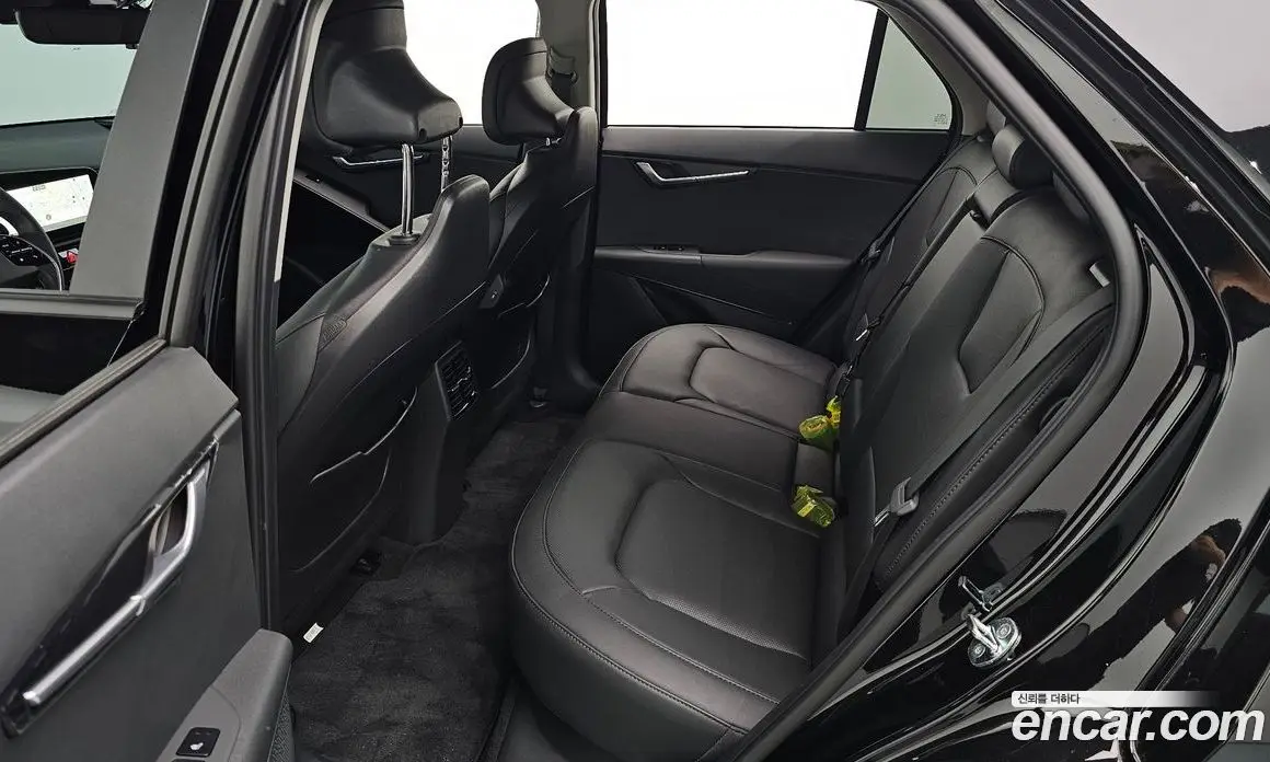 Kia Niro 2023 0.2 автомат (гидро), фото 12 Kia Niro 2023 0.2 автомат (гидро), фото 12