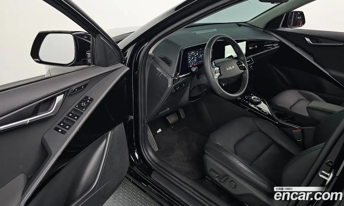Kia Niro 2023 0.2 автомат (гидро), фото 10 Kia Niro 2023 0.2 автомат (гидро), фото 10