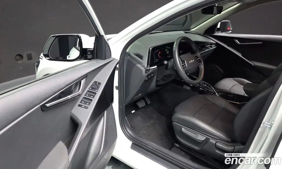 Kia Niro 2024 1.6 автомат (гидро), фото 10 Kia Niro 2024 1.6 автомат (гидро), фото 10