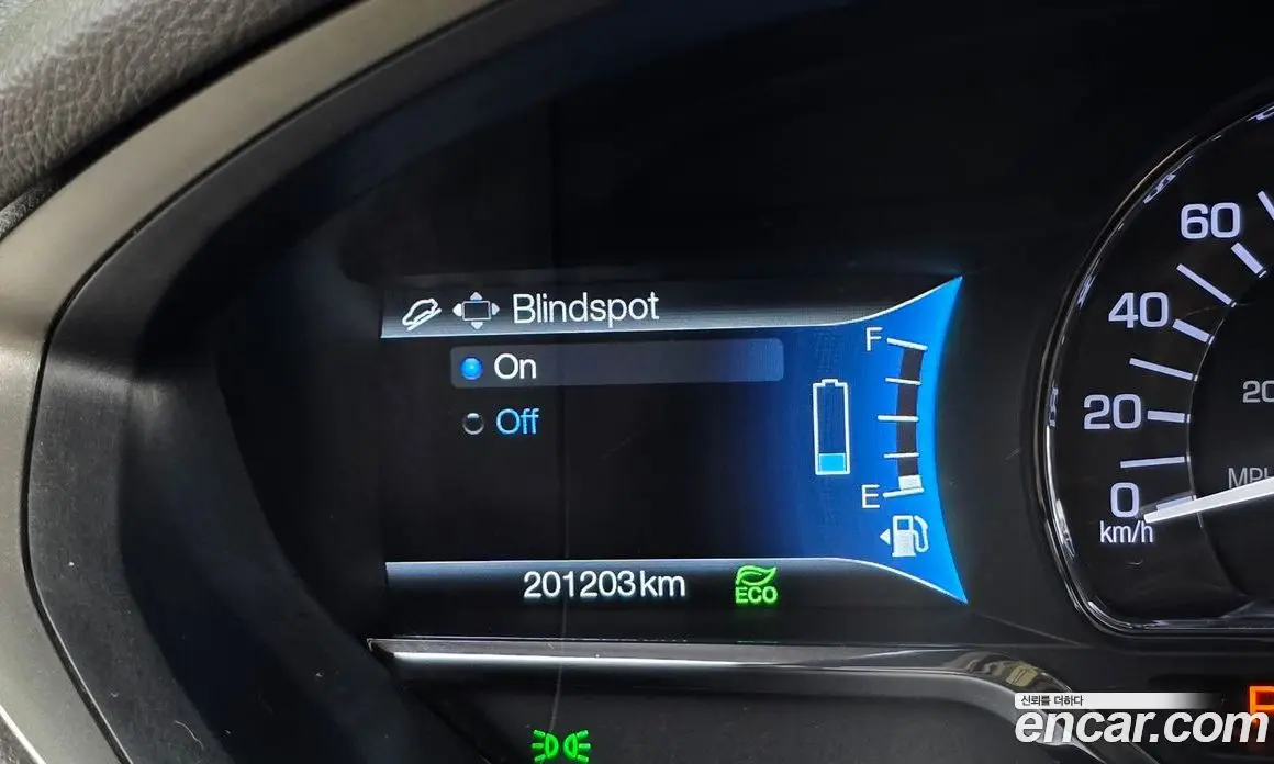 Lincoln MKZ 2017 2.0 автомат (гидро), фото 16 Lincoln MKZ 2017 2.0 автомат (гидро), фото 16