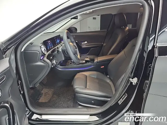 Mercedes-Benz A-Class 2020 2.0 автомат (гидро), миниатюра 11 Mercedes-Benz A-Class 2020 2.0 автомат (гидро), миниатюра 11