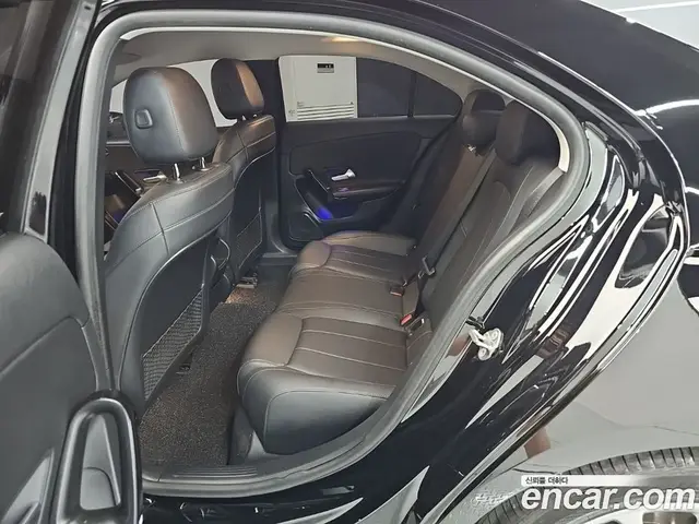 Mercedes-Benz A-Class 2020 2.0 автомат (гидро), миниатюра 12