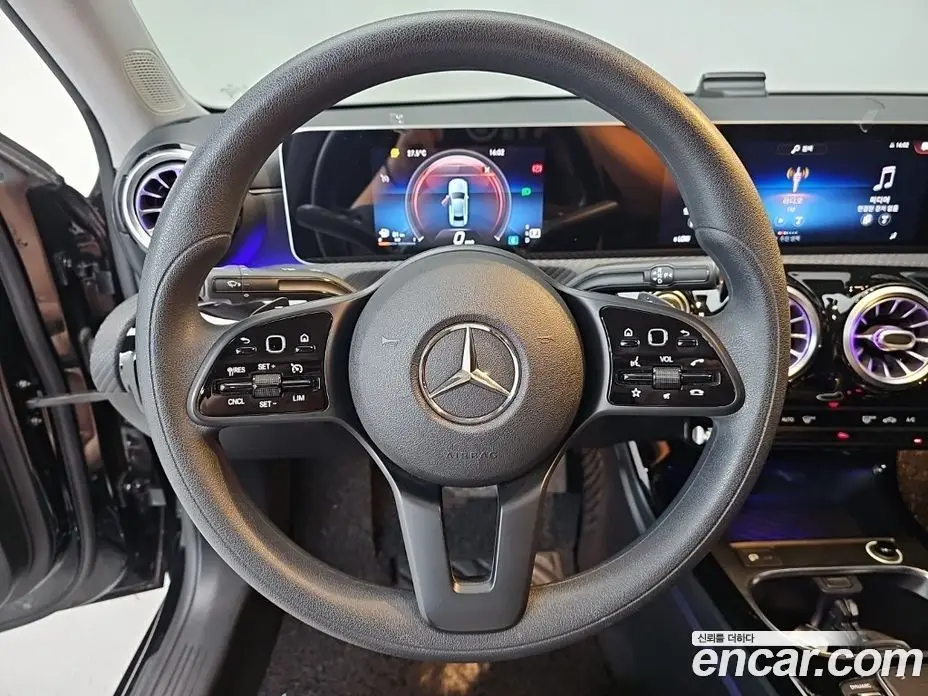 Mercedes-Benz A-Class 2020 2.0 автомат (гидро), фото 9 Mercedes-Benz A-Class 2020 2.0 автомат (гидро), фото 9
