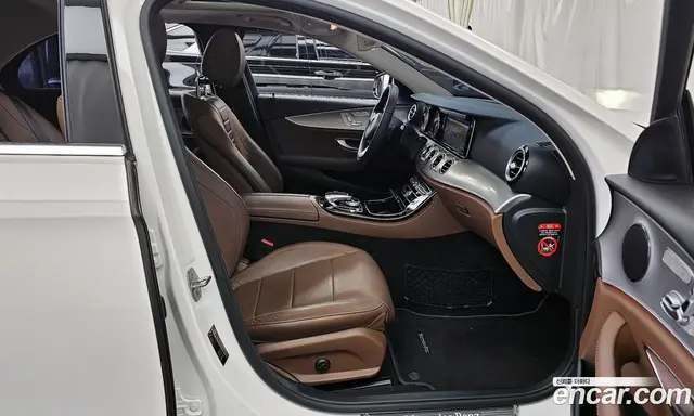 Mercedes-Benz E-Class 2018 2.0 автомат (гидро), миниатюра 11 Mercedes-Benz E-Class 2018 2.0 автомат (гидро), миниатюра 11