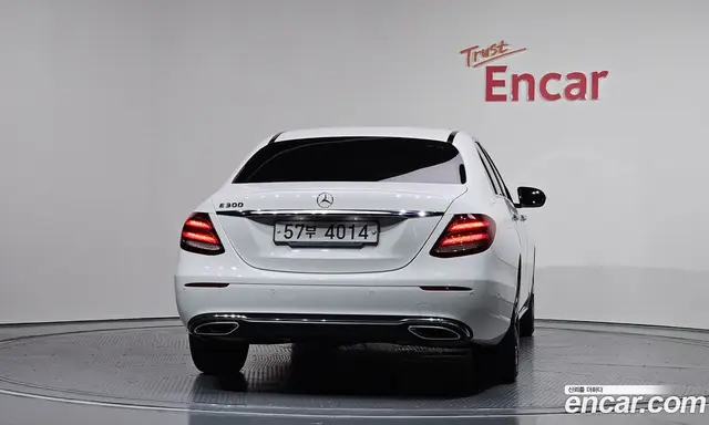 Mercedes-Benz E-Class 2018 2.0 автомат (гидро), миниатюра 4 Mercedes-Benz E-Class 2018 2.0 автомат (гидро), миниатюра 4