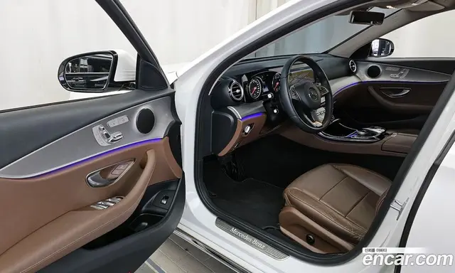 Mercedes-Benz E-Class 2018 2.0 автомат (гидро), миниатюра 10 Mercedes-Benz E-Class 2018 2.0 автомат (гидро), миниатюра 10
